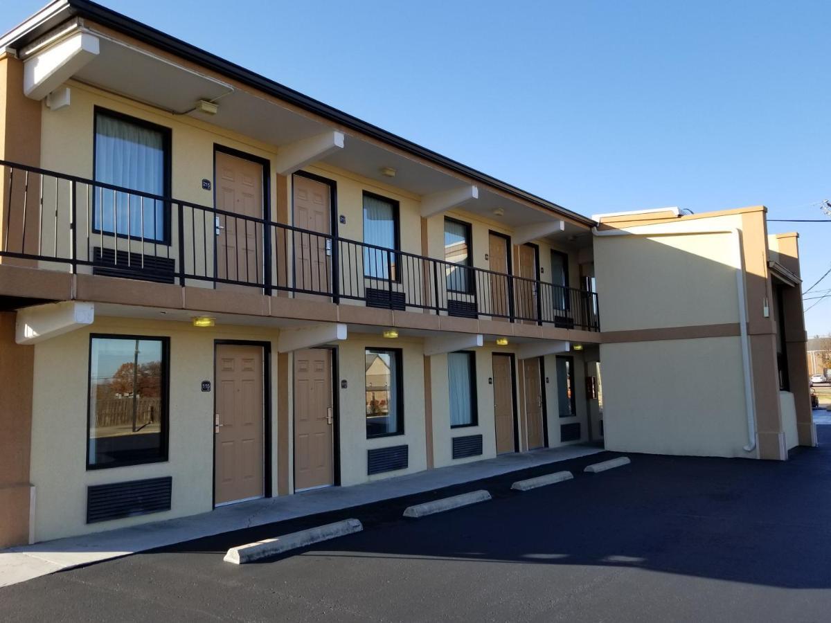 Drakes Creek Inn - Formerly The Relax Inn Хендерсънвил Екстериор снимка